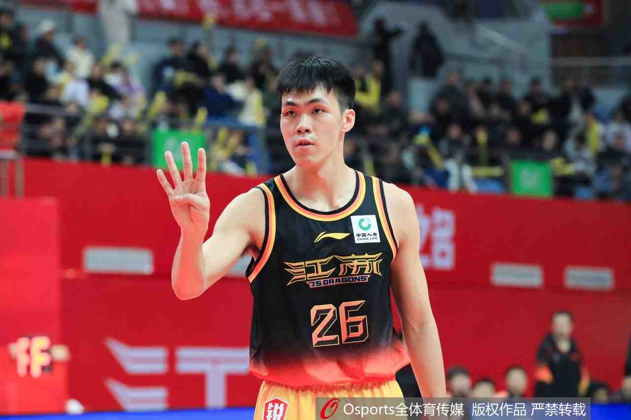 球队的肯定！媒体人：庞峥麟新赛季将担任江苏肯帝亚队长